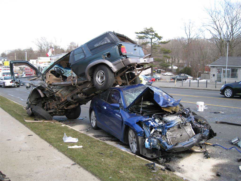 5 Photos to ALWAYS Take During a Car Accident