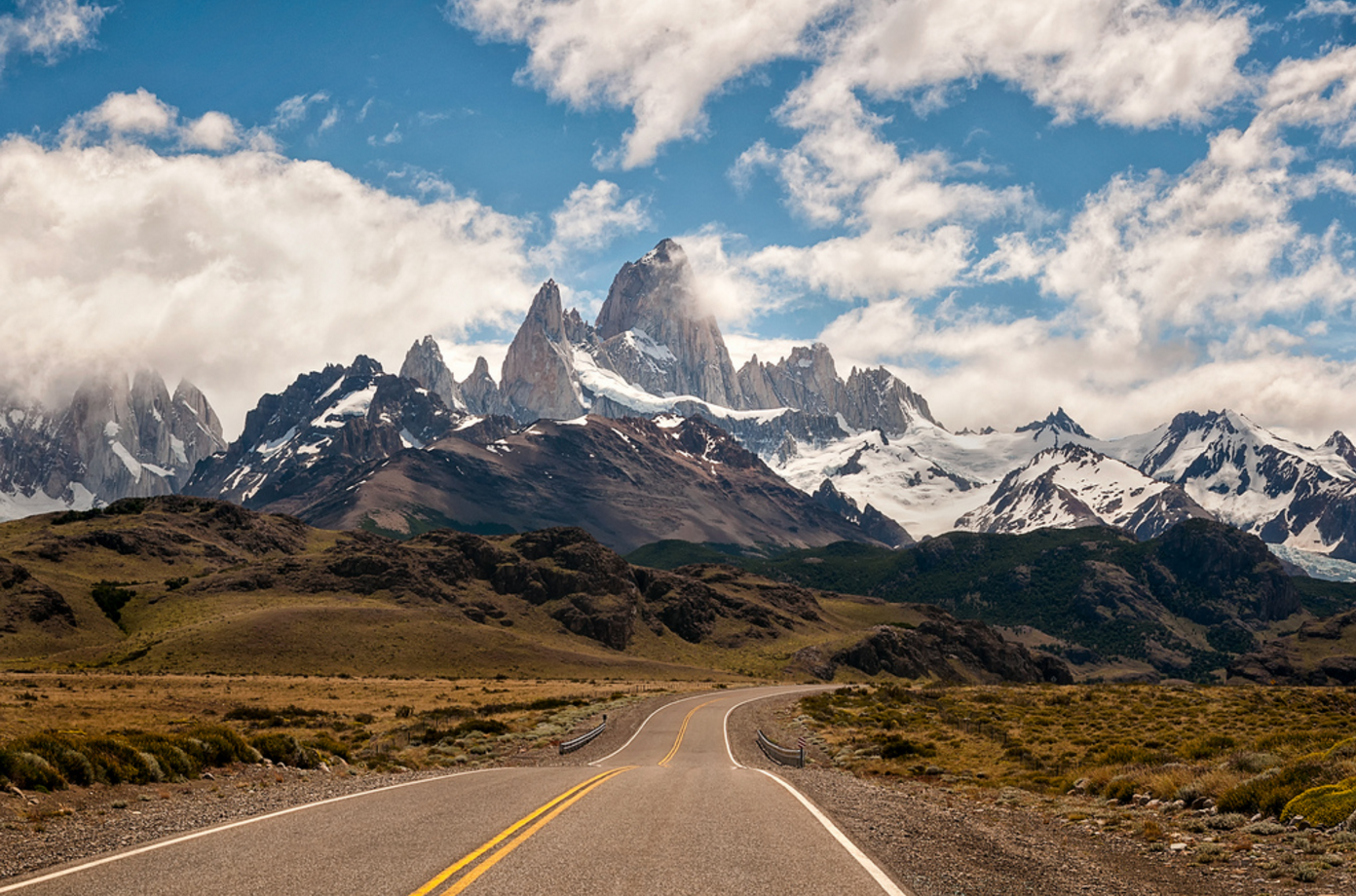 10 Breathtaking Roads Around the World