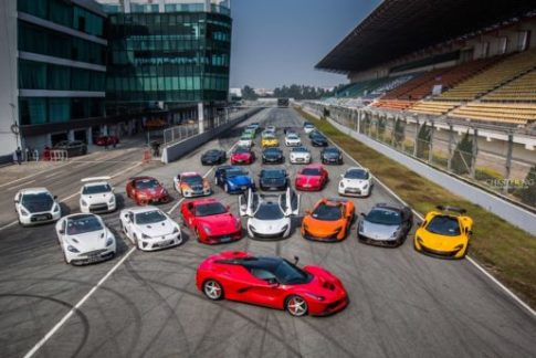 4 Iconic Hypercars