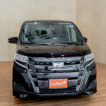 front view of a Toyota Noah Hybrid